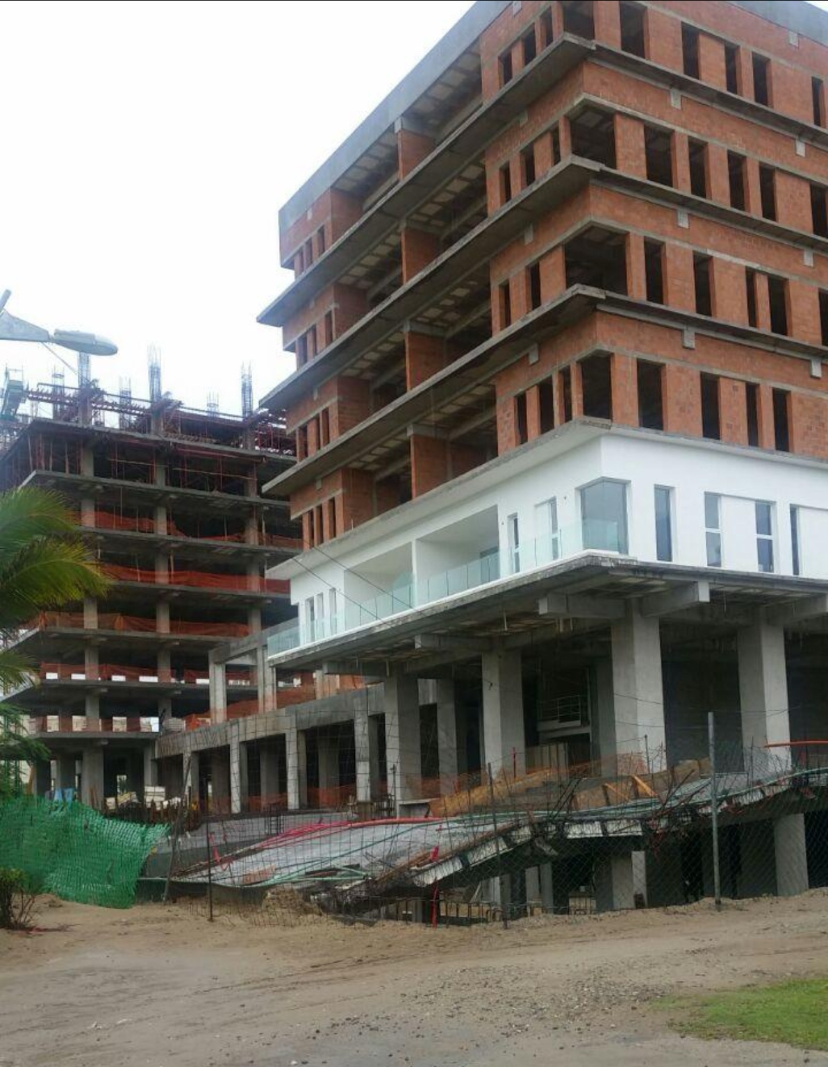 Complejo comercial Aqua Residence · registro de obra